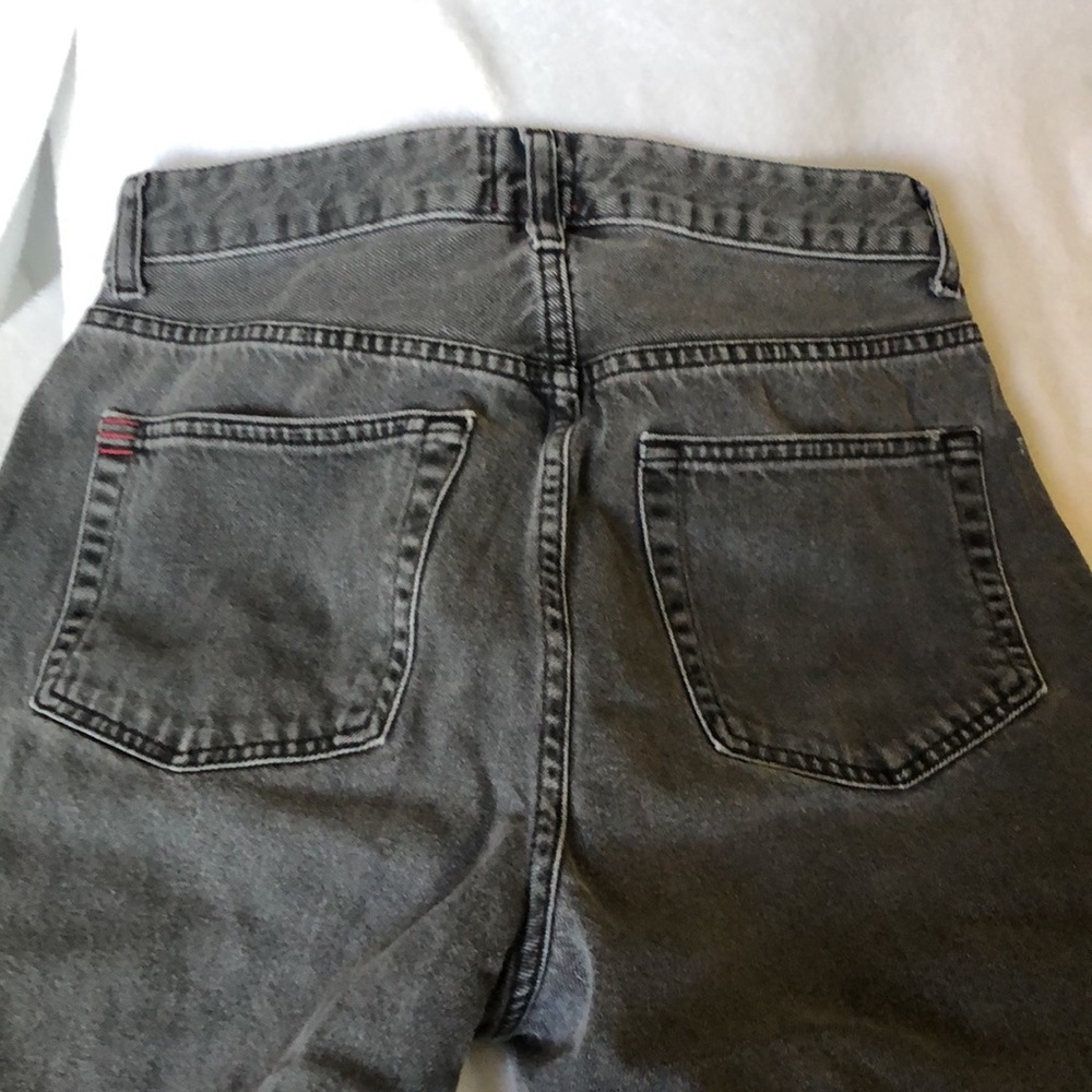 urban outfitters mom 👖